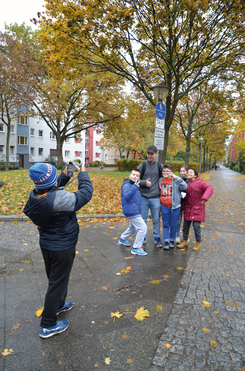 Unterwegs im Brunnenviertel mit dem Projekt KiezGeschichten. Foto: Theresa Rüster