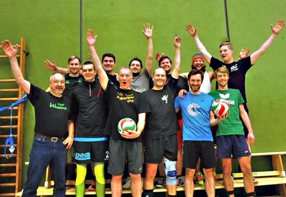 Viva Wedding: die 3. Herren. Ganz links steht Andreas Mondroch. Foto: Michael Becker