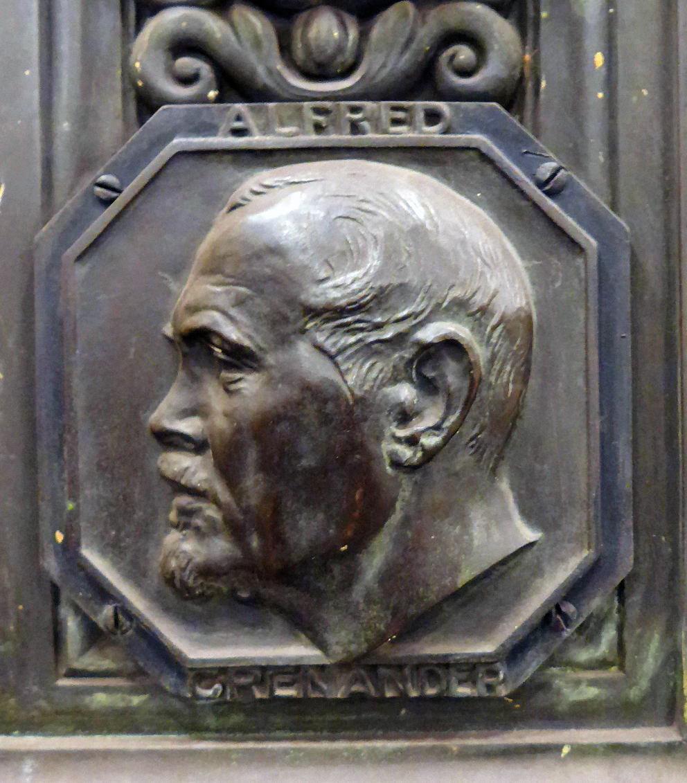 Alfred Grenander auf einer Bronzetafel im U-Bahnhof Klosterstraße. Foto: Beate Heyne