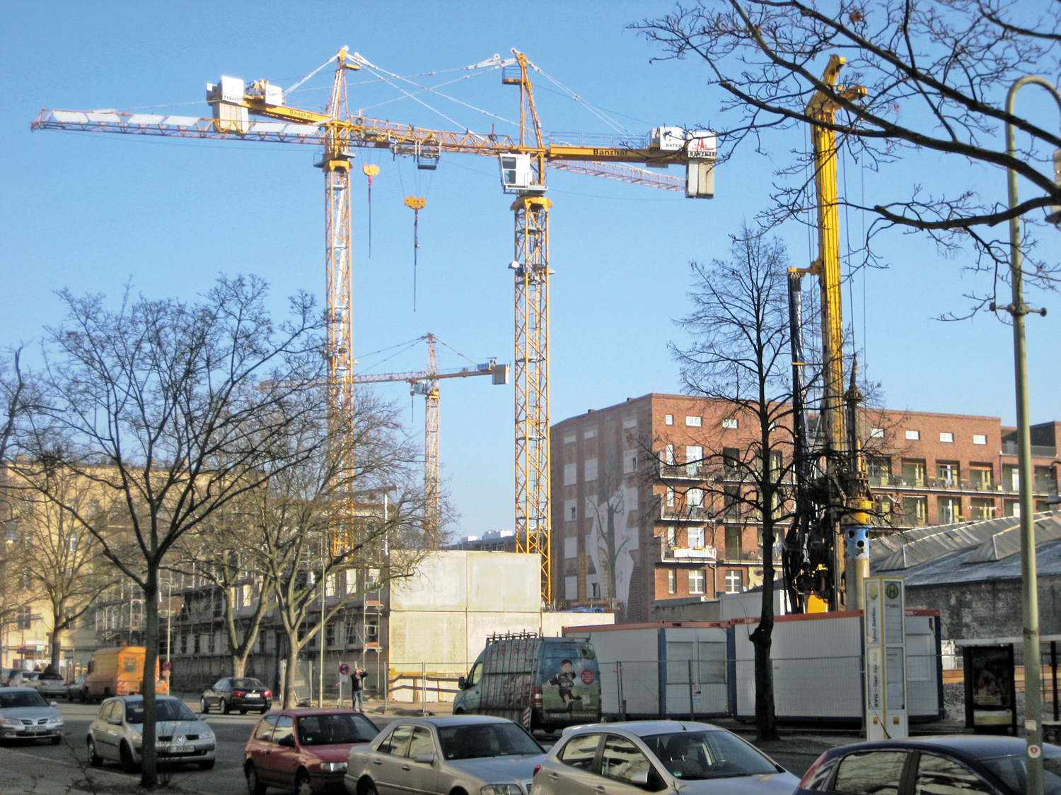 Neugierig auf die neuen Nachbarn