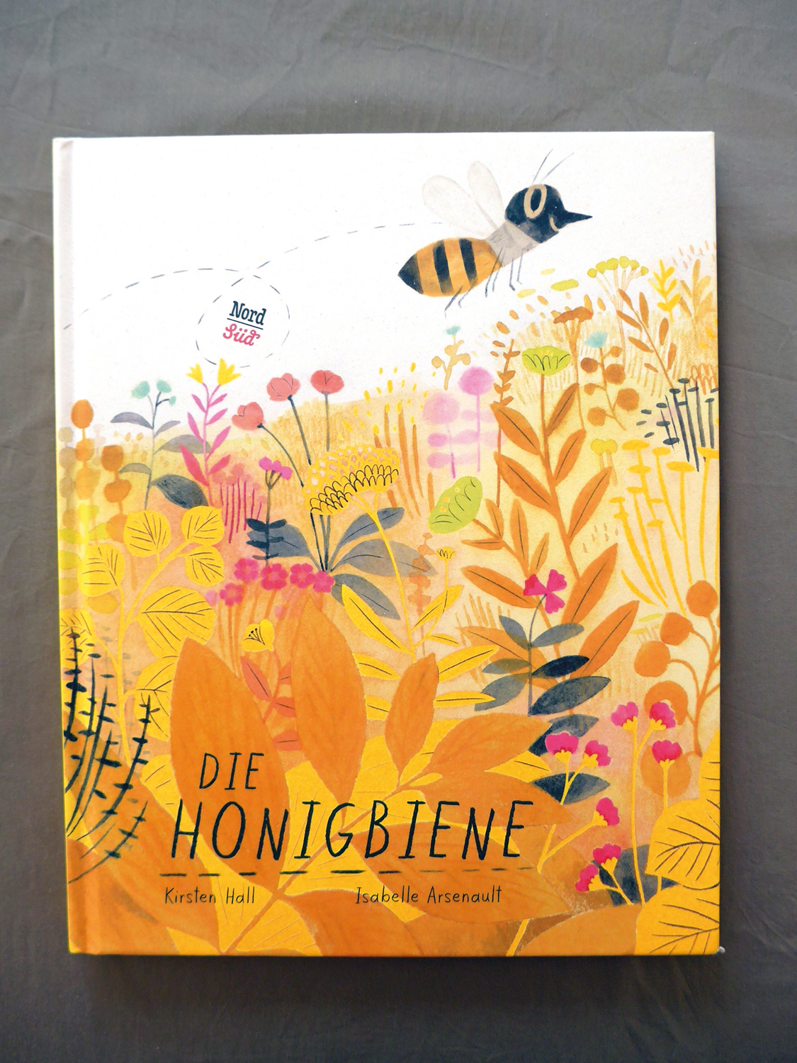 Bücher über Bienen 1: Die Honigbiene. Foto: Beate Heyne