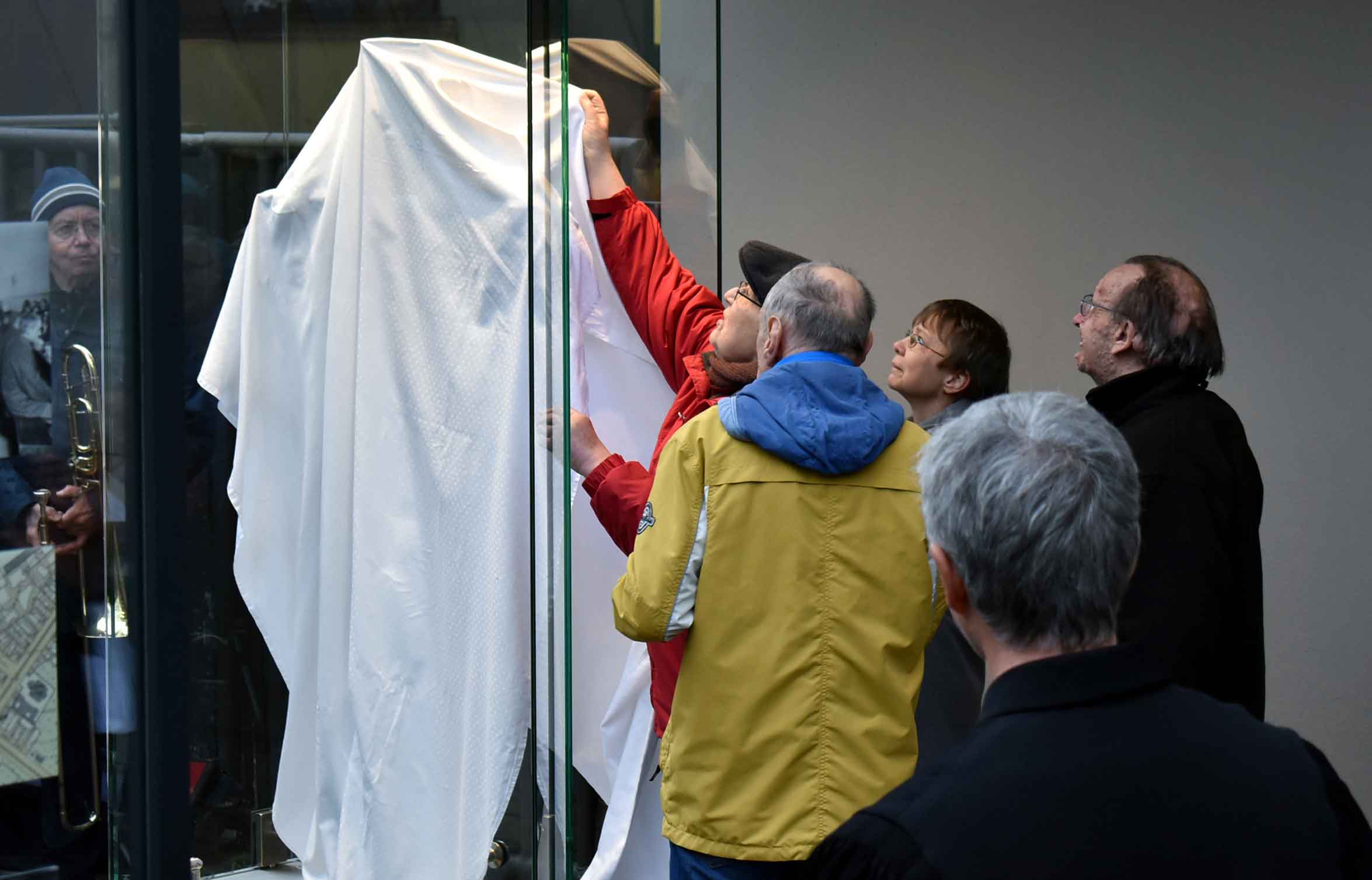 Enthüllung des Kreuzes