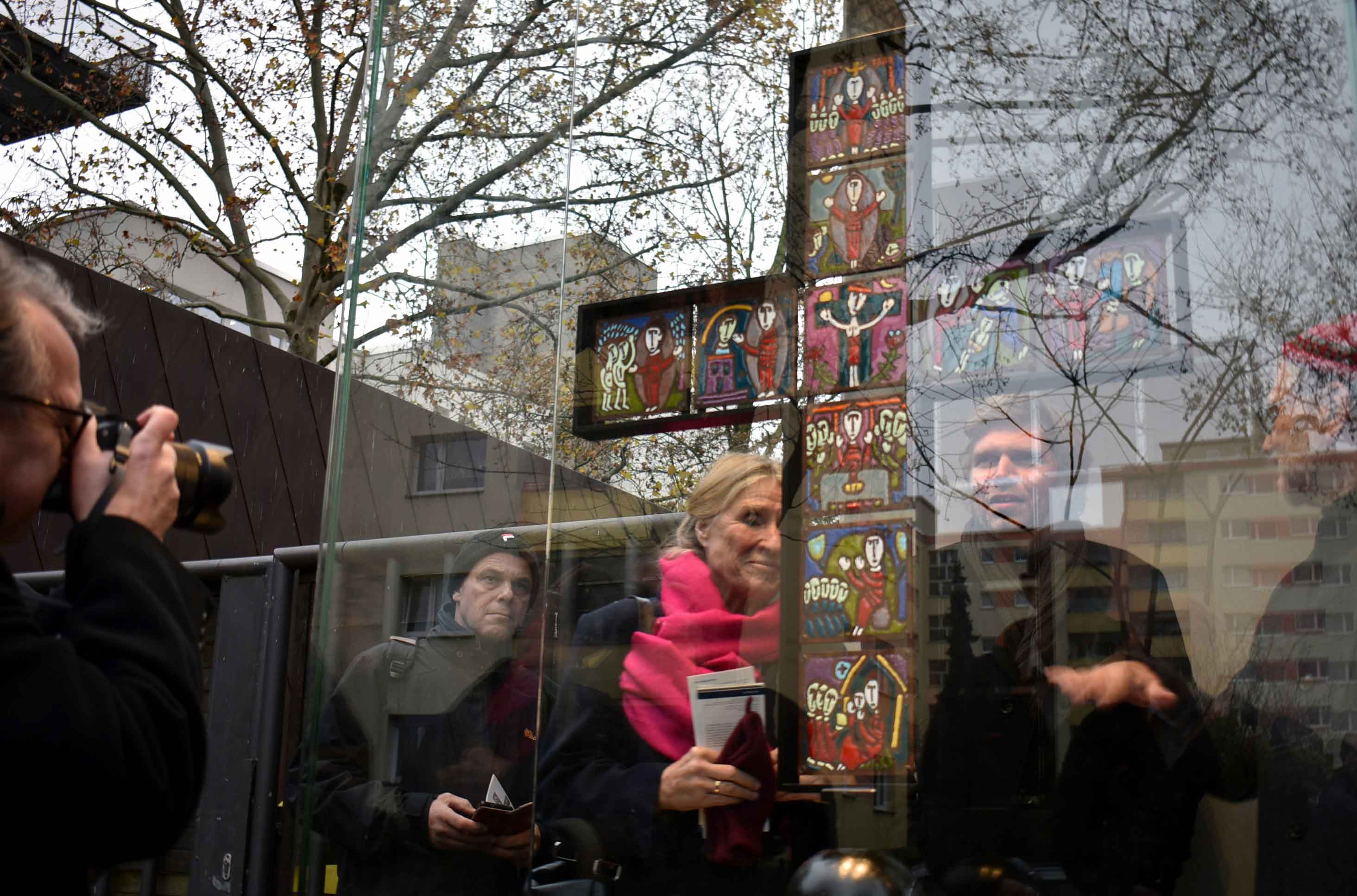 Emaille-Kreuz der alten Schrippenkirche ist zurück