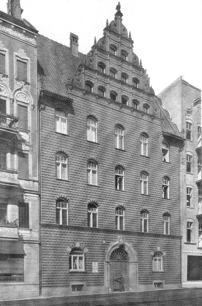 Gebäude aus der Zeit von Ludwig Hoffmann.