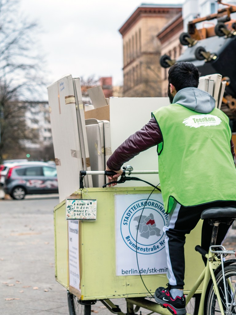 Transporthilfe via Lastenrad. Foto: Sulamith Sallmann