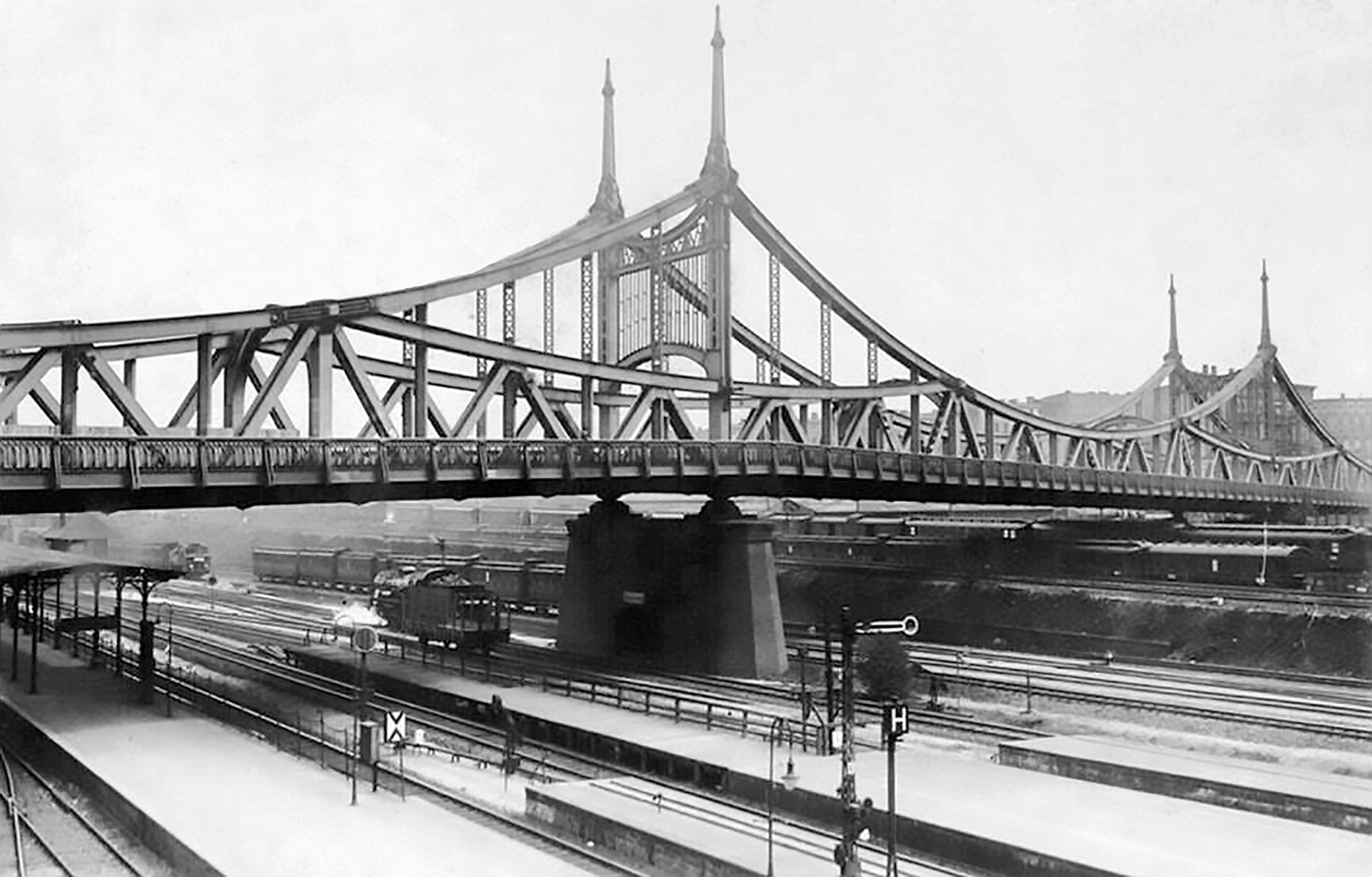 Gestern und heute: Swinemünder Brücke