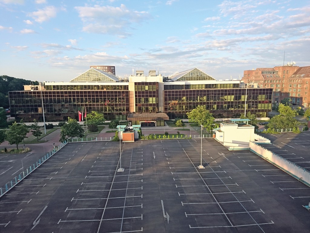 Die ehemalige Nixdorf-Fabrik an der Gustav-Meyer-Allee wird abgerissen. Hier entsteht das Quartier am Humboldthain. Foto: Andrei Schnell