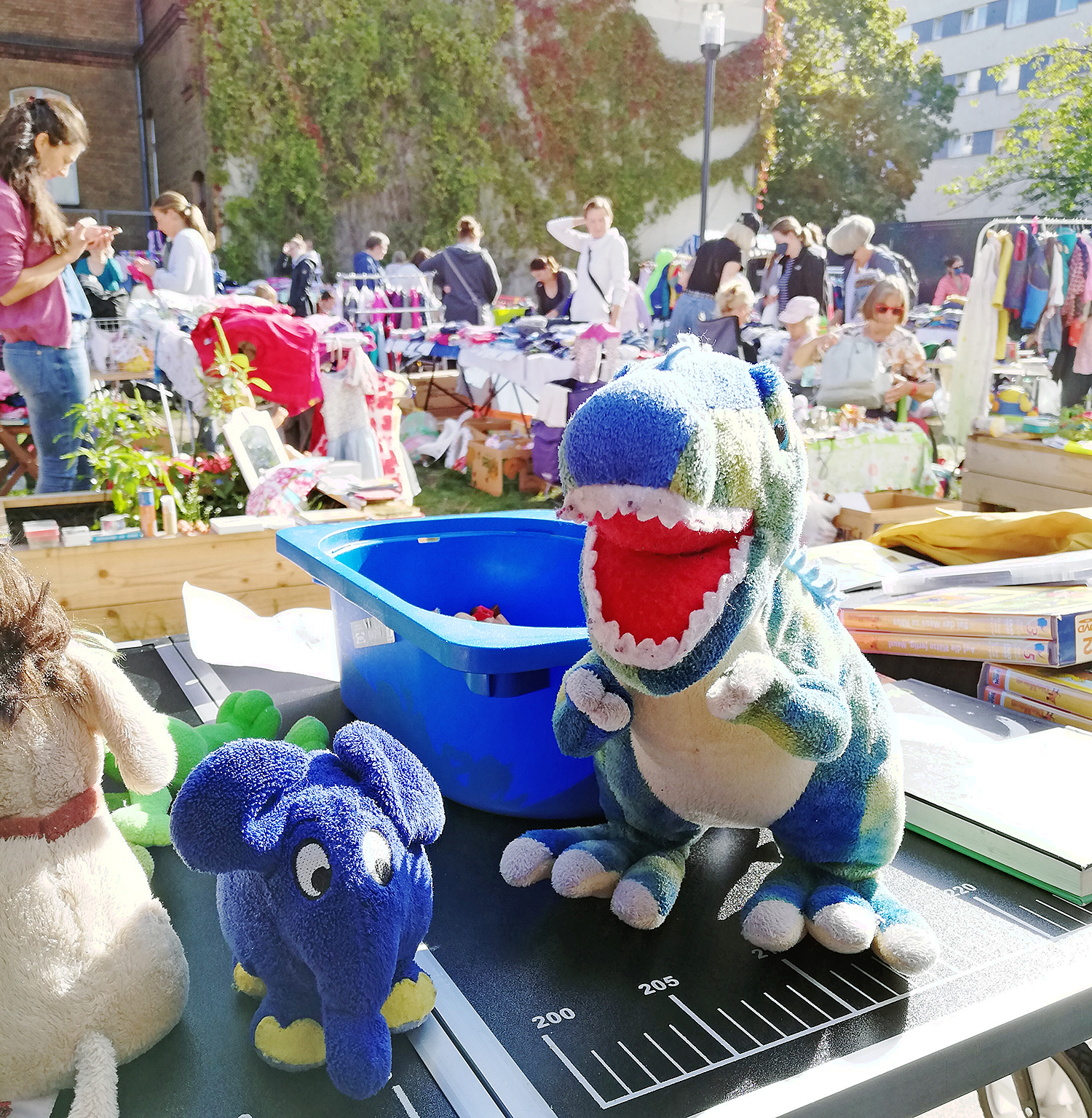 Weiterreich: Beim Baby- und Kindertrödelmarkt