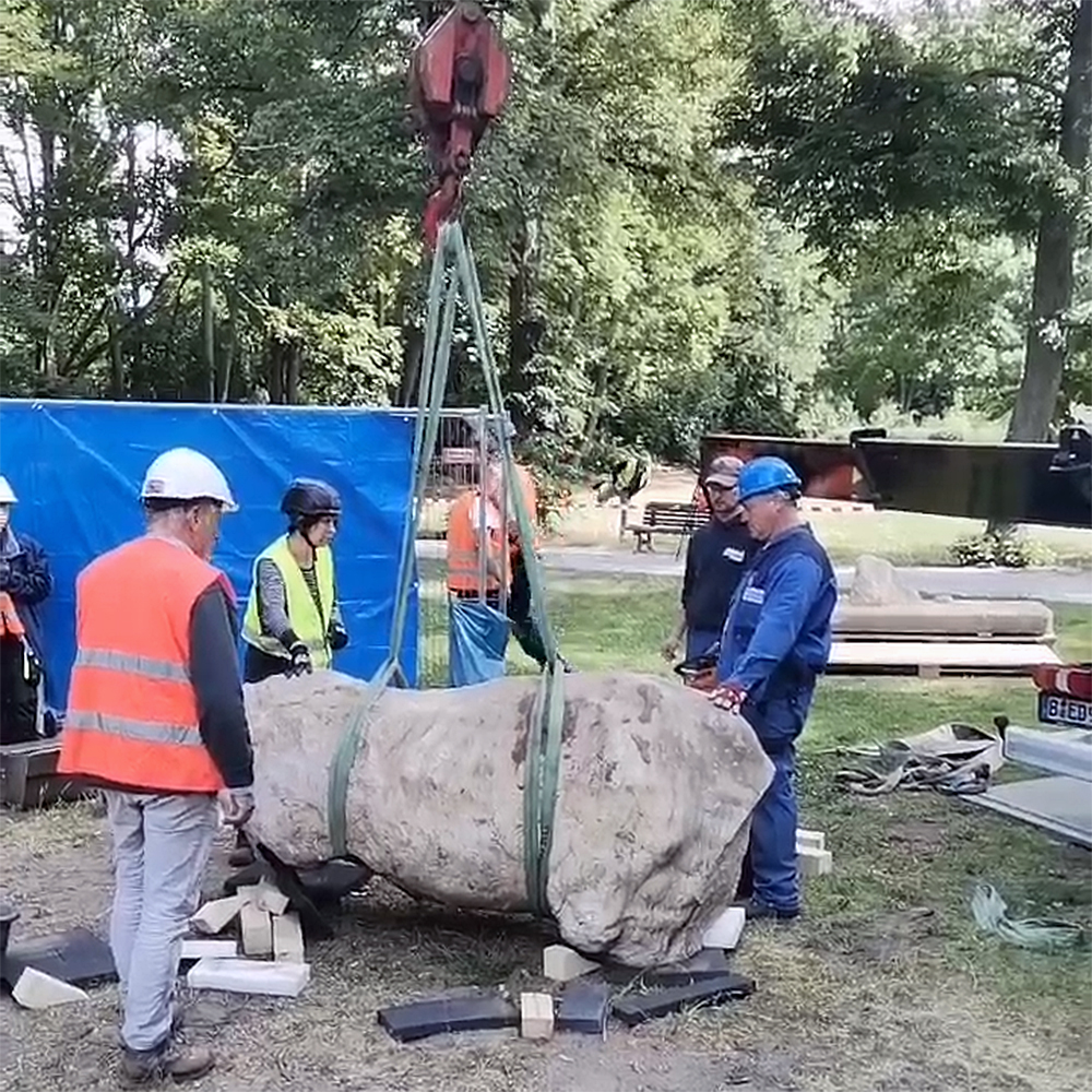 Wieder da: Stier-Skulptur heute geborgen