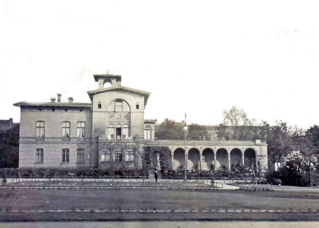 Das Gartendirektorenhaus in der Gustav-Meyer-Allee um 1911. Foto: Archiv Ralf Schmiedecke