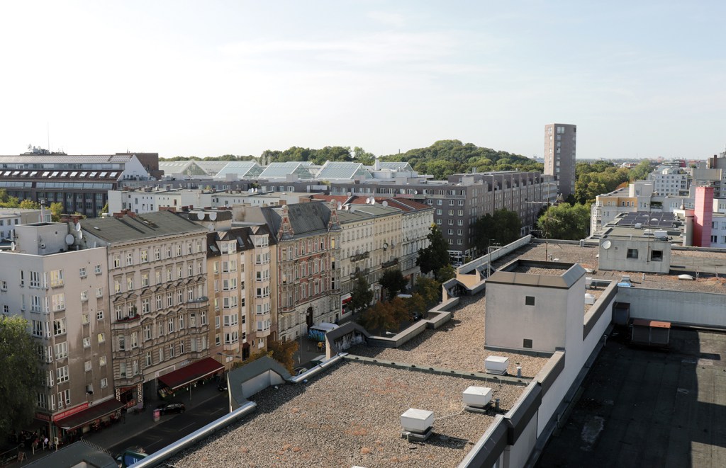 Die Dächer im Brunnenviertel bieten noch viel Platz für Solaranlagen. Foto: Andrei Schnell