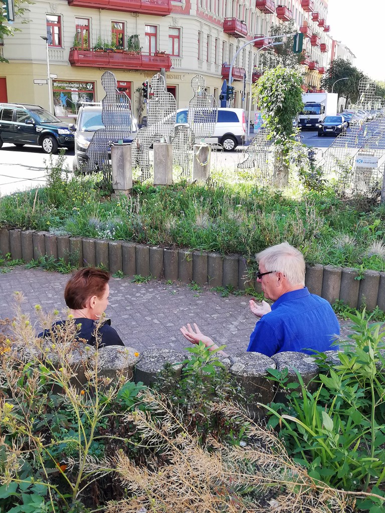 Nachbarschaftliches Gespräch auf der Gleim-Oase. Foto: Hensel