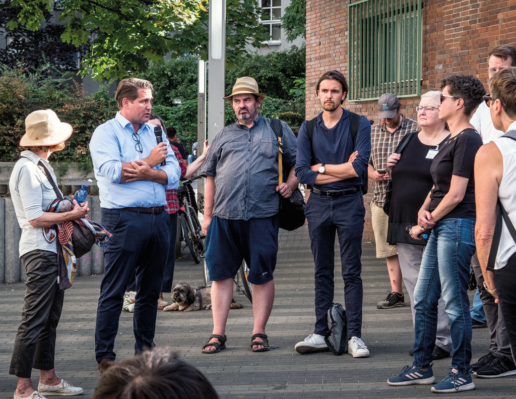 Beim Kiezspaziergang "Wandel ohne Handel?". Foto: Sulamith Sallmann