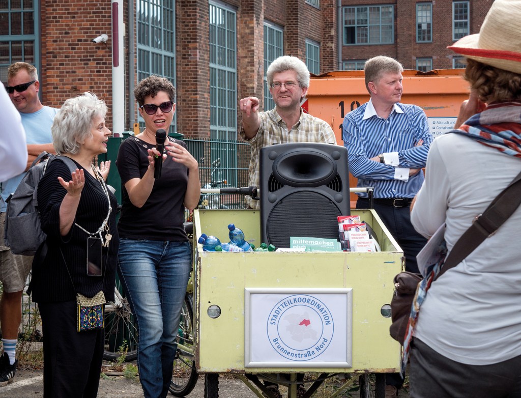 Beim Kiezspaziergang "Wandel ohne Handel?". Foto: Sulamith Sallmann