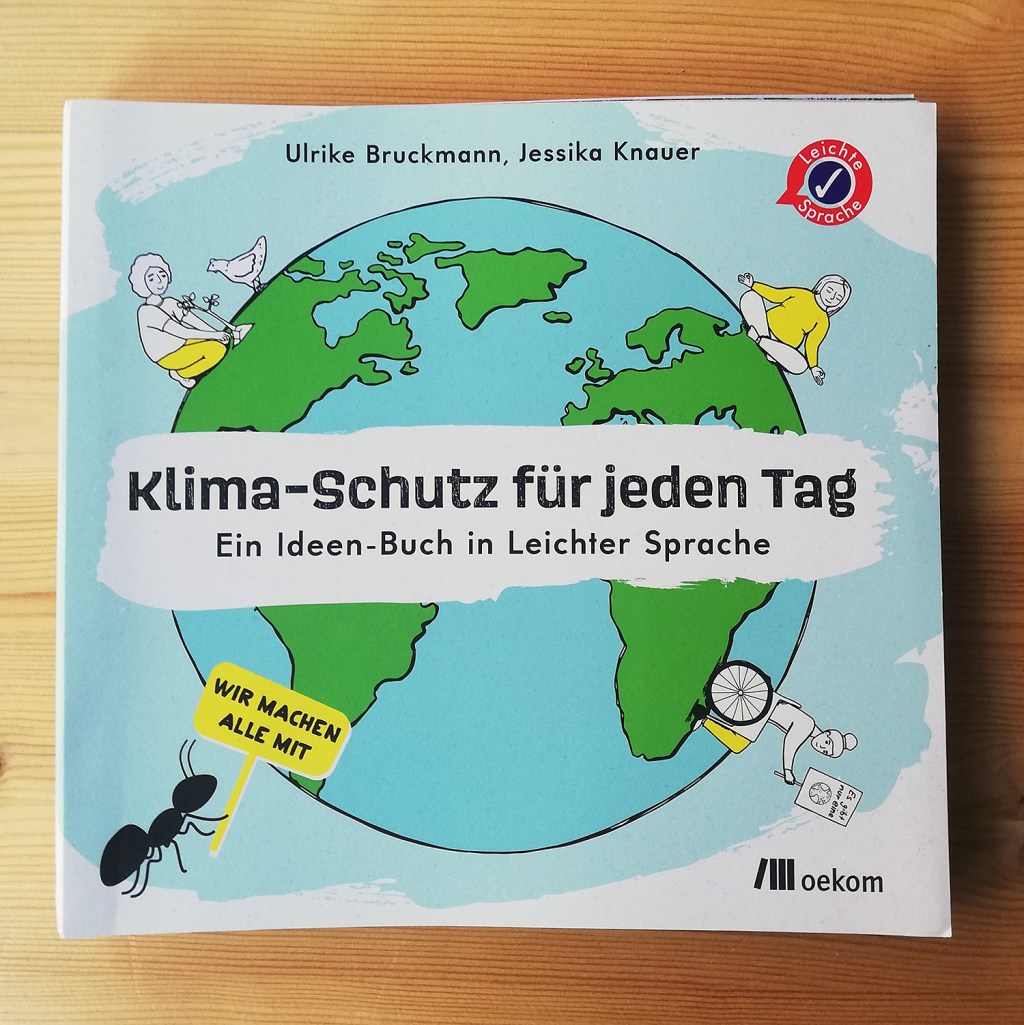 Das Buch "Klima-Schutz für jeden Tag" enthält viele Tipps. Foto: Hensel