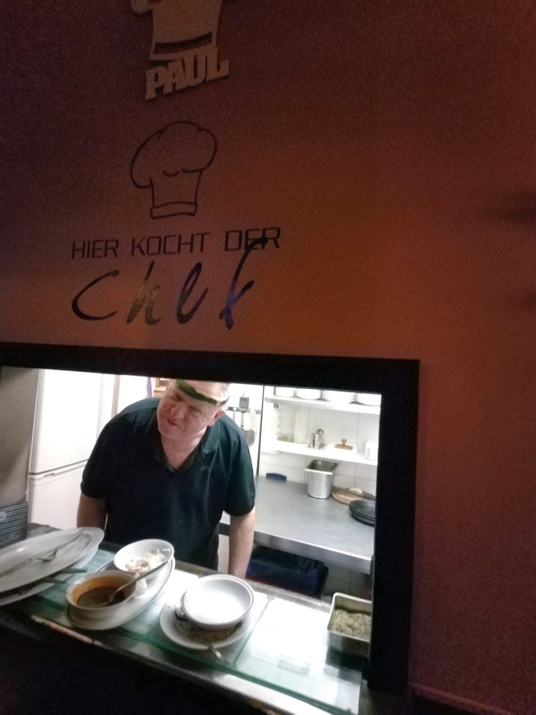 Der Chef war auch Chef in der Küche: Paul Komjathi. Foto: Emilia Witwer-van de Loo