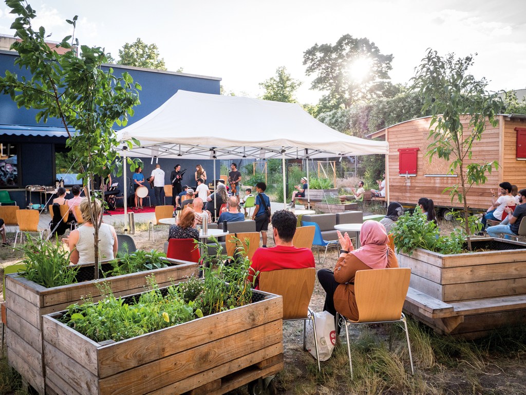 Ein Fest für alle Generationen: Fête de la Musique im Garten des Olof-Palme-Zentrums vor zwei Jahren. Foto: S. Sallmann