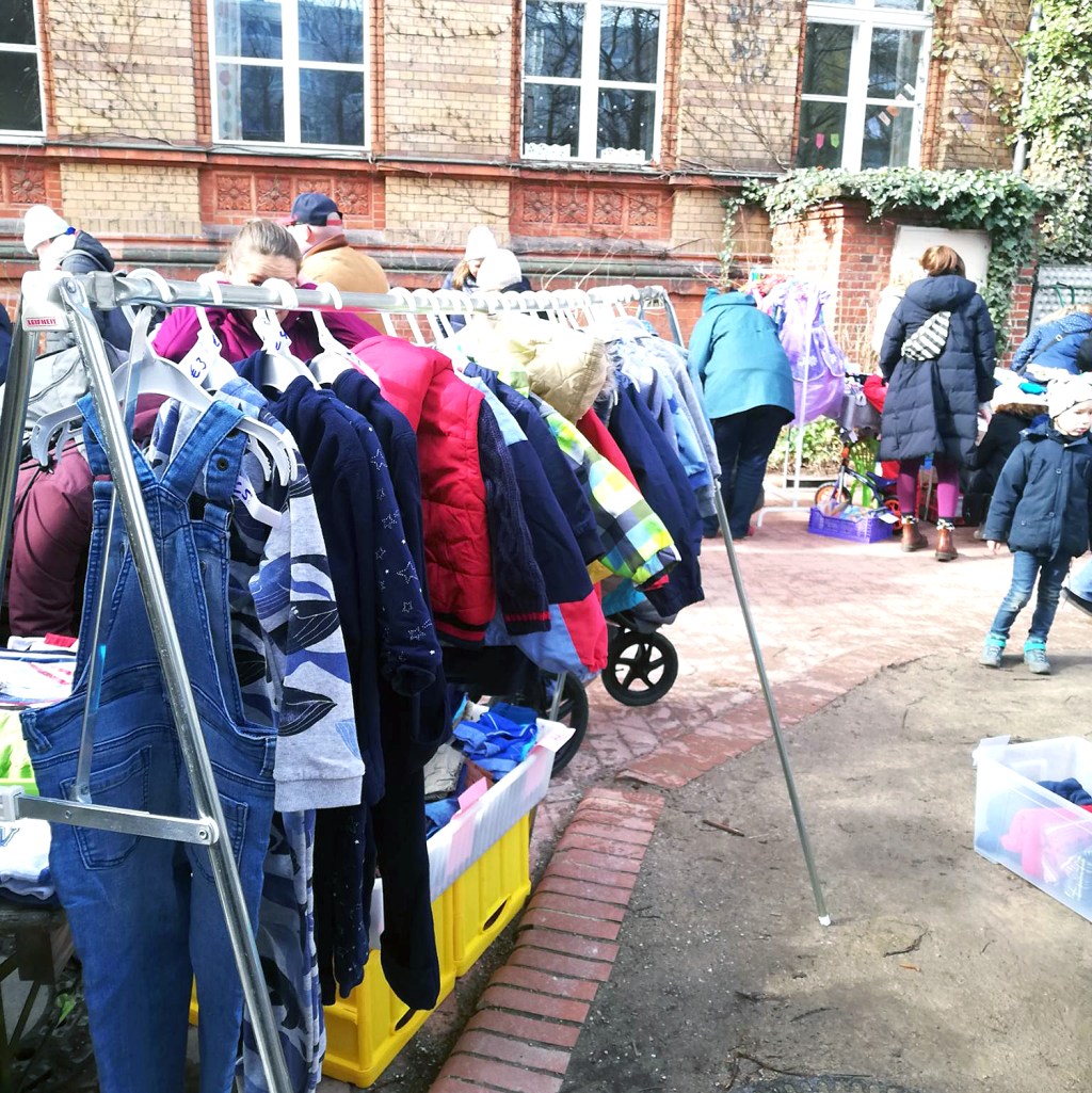 Weiterreich-Markt am neuen Standort in der Vineta-Grundschule. Foto: Schnell