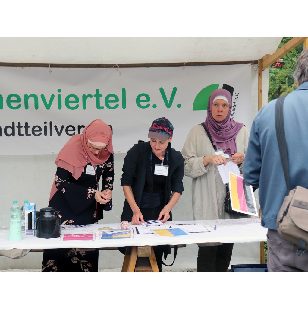 Der Stand des Brunnenviertel e.V., dem Veranstalter des Fests. Foto: Andrei Schnell
