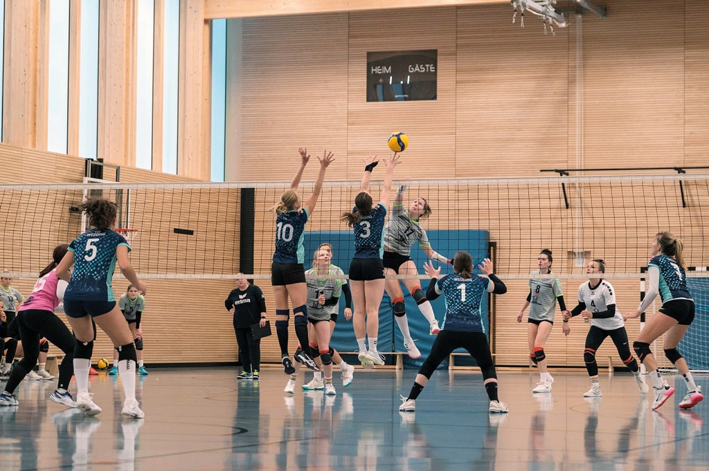 Volleyballspiel in der Vinetahalle. Foto: TSV Berlin-Wedding