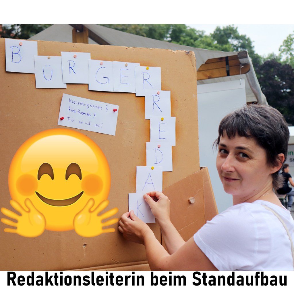 Redaktionsleiterin Dominique Hensel beim Aufbau des Infostands der Bürgerredaktion (2022). Foto: Hensel