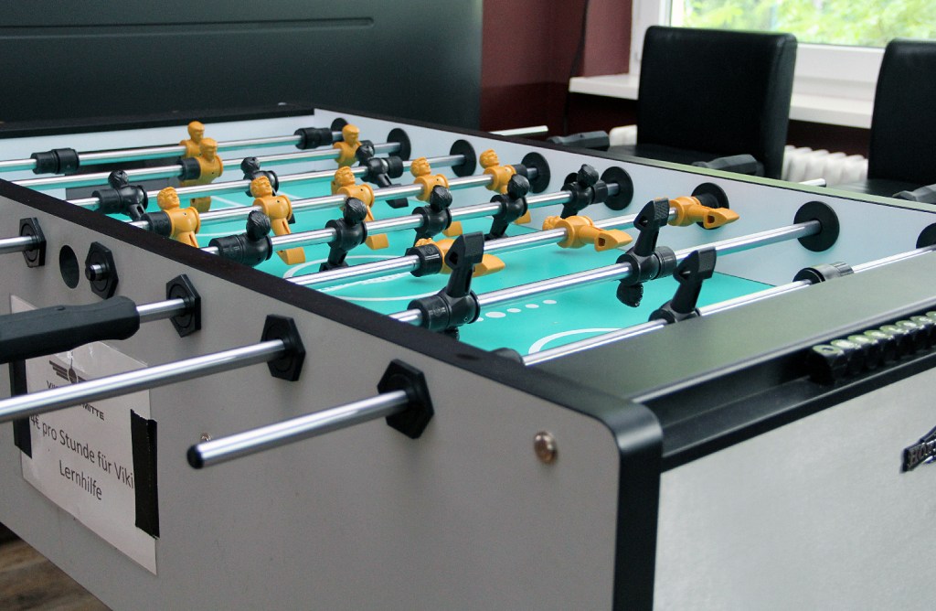 Auch einen Kickertisch gibt es. Foto: Hensel