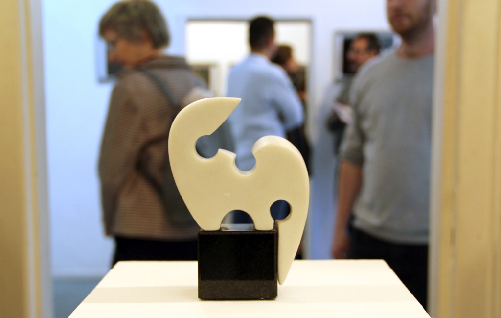 Bei einer Vernissage im Prima Center in der Biesentaler Straße. Foto: Hensel