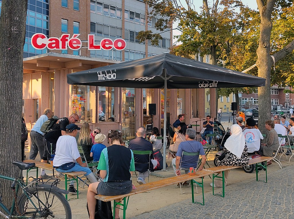 Konzert der Reihe "Begegnungen" am Café Leo auf dem Leopoldplatz. Foto: Hensel