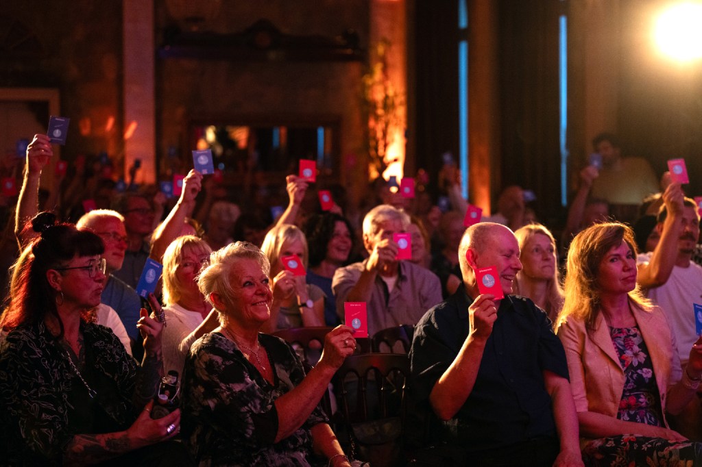 Beim Improtheater bestimmt das Publikum mit. Foto: Ballhaus Wedding