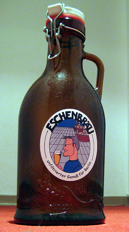 Mehrwegflasche vom Eschenbräu. Foto: Hensel