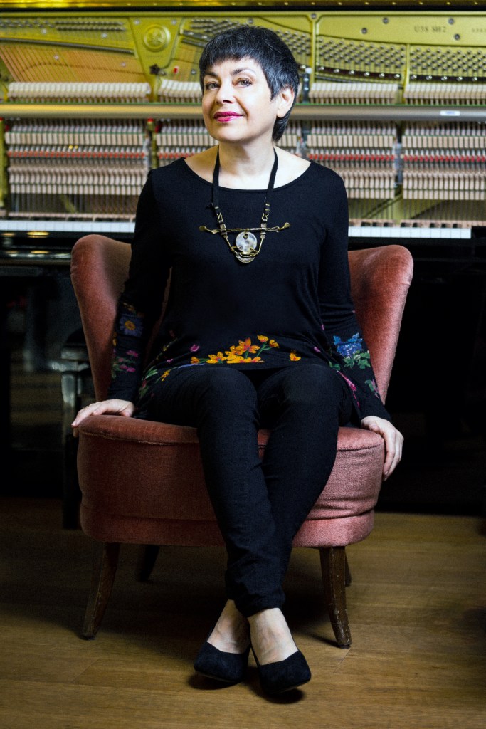Die Musikerin Elena Bregman ist beim Musik-Salon Luise zu Gast. Foto: Pavol Putnoki