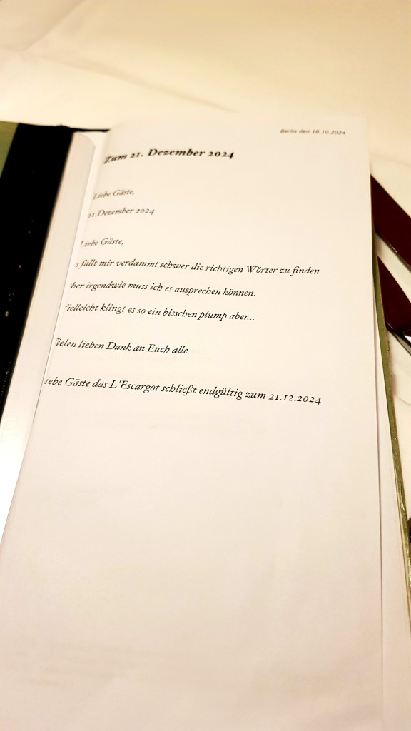 In der Speisekarte steht ein Hinweis auf die Schließung des Restaurants. Foto: Susanne Bürger