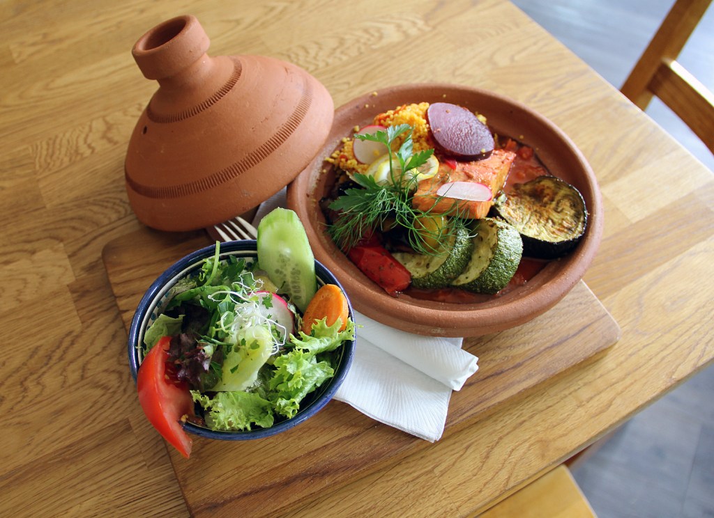 Ein Gericht, zubereitet in der Tagine. Foto: Hensel