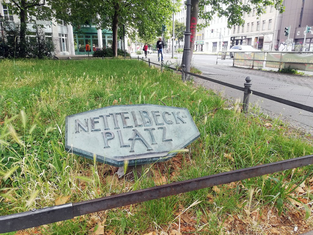 Schild: Nettelbeckplatz. Foto: Hensel