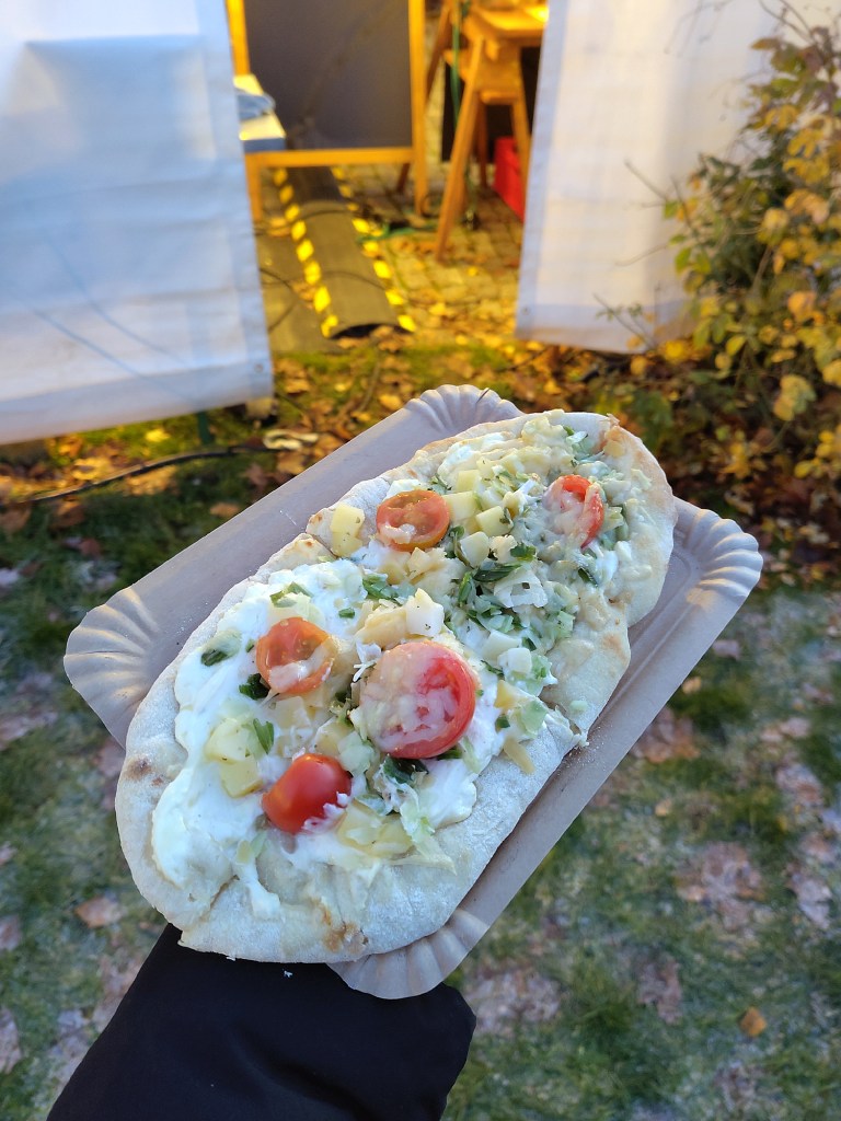 Winter Pinsa wurde beim Winterfest angeboten - es roch köstlich und schmeckte lecker. Foto: Hensel