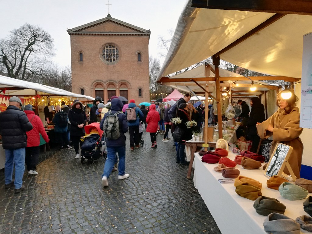 Weddingmarkt auf dem Leopoldplatz. Foto: Hensel