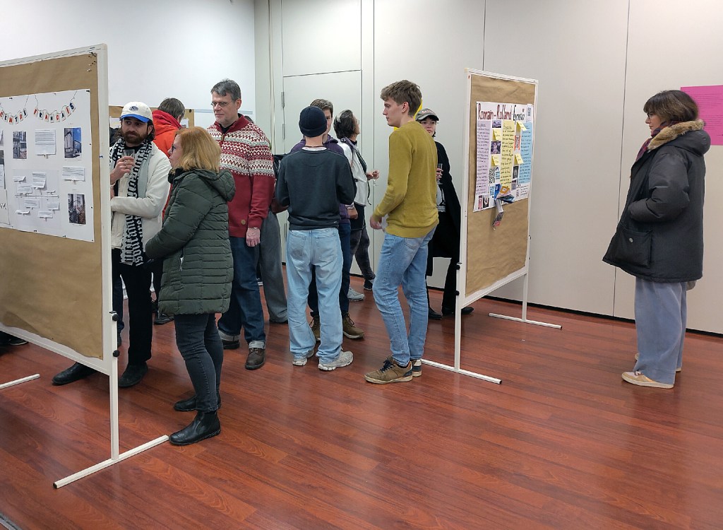 Bei der Vernissage im Centre Français. Foto: Hensel