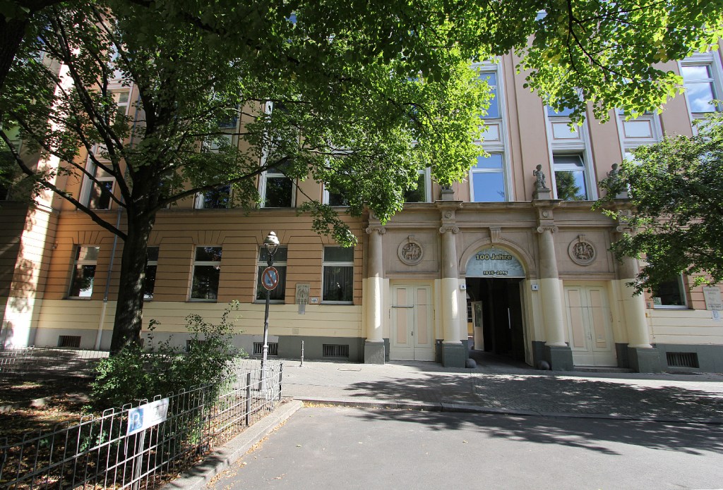 Die Schule am Schillerpark in der Ofener Straße. Foto: Schnell