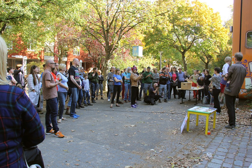 Kundgebung vor der Schule - gegen den Abriss, 2018. Foto: Hensel