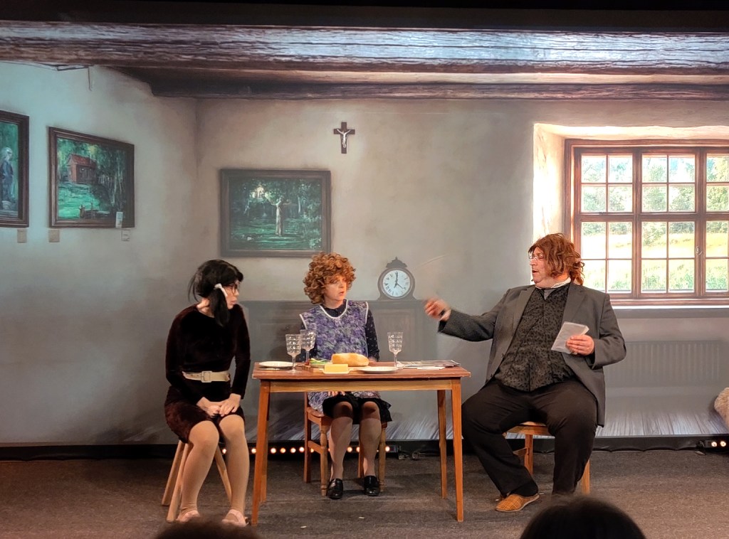 Eine Szene der Folge 135 der Theater-Soap. Foto. Hensel