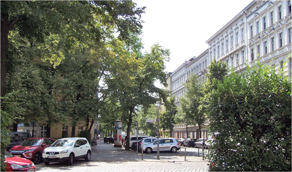 Die Putbusser Straße an der Ecke Ramlerstraße 2018. Foto: Ralf Schmiedecke