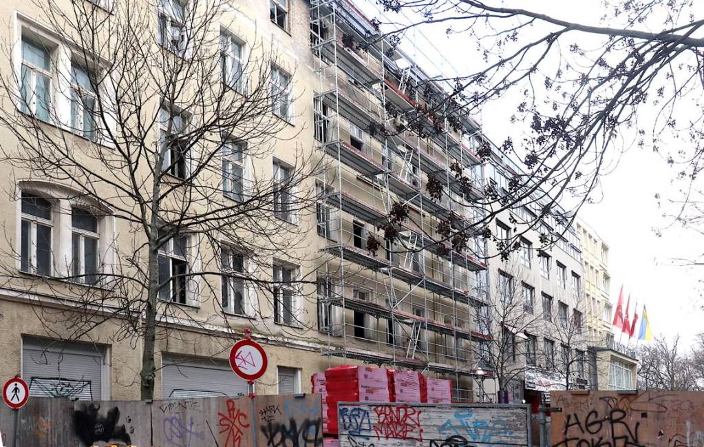 Das betroffene Haus in der Burgsdorfstraße. Foto: Andrei Schnell