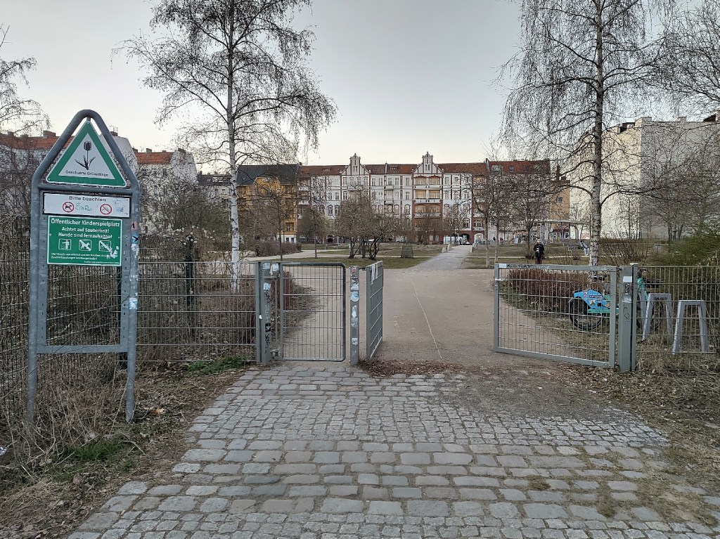 Der Sprengelpark mit Blick zur Sprengelstraße. Foto: Hensel