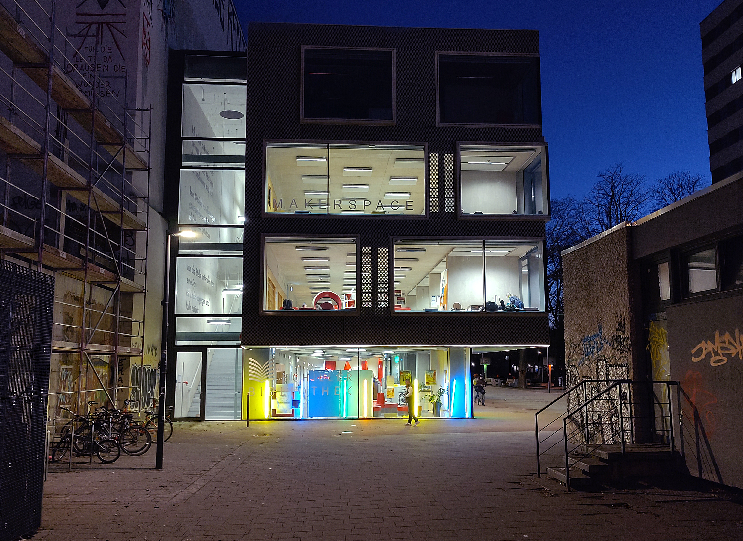 Mehr als nur Bücher: Weddinger Bibliotheken feiern 30 + 10 Jahre