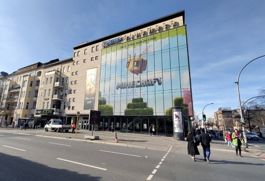 Das Cineplex Alhambra am der Kreuzung Seestraße und Müllerstraße. Foto: Hensel