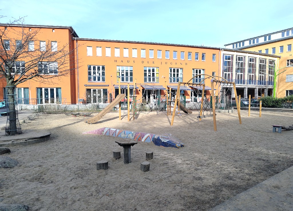 Das Haus der Jugend am Nauener Platz. Foto: Hensel