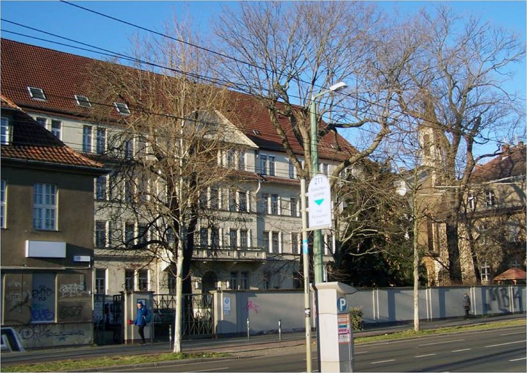 Das Lazarus-Krankenhaus in der Bernauer Straße in der heutigen Zeit. Foto: Ralf Schmiedecke