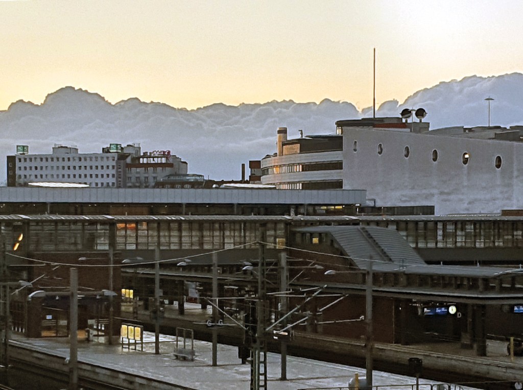 Blick auf den Gesundbrunnen mit Wolkengebirge. Foto: Arne Schmelzer
