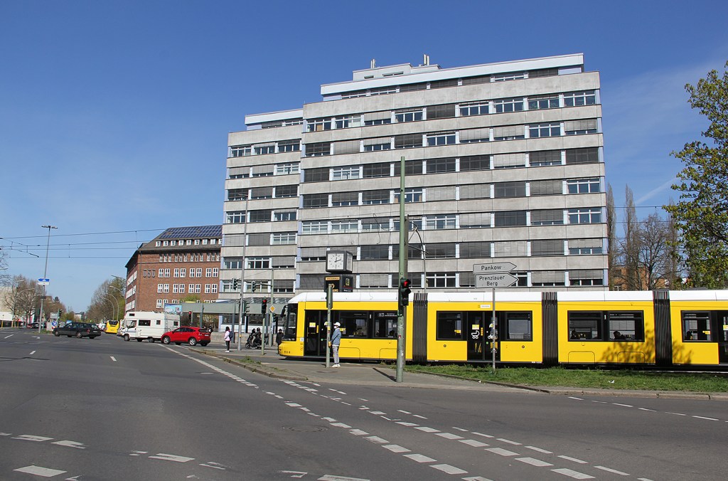 Osloer Straße: Das Finanzamt Wedding. Foto: Hensel