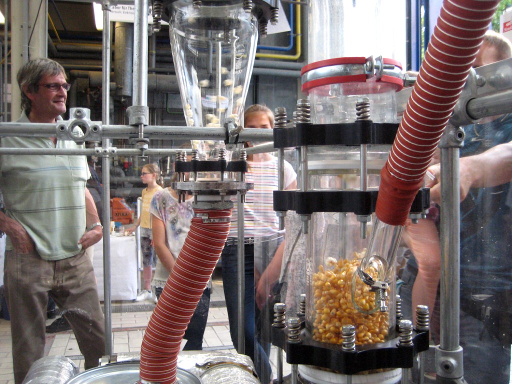 Popcorn aus dem Labor, hergestellt bei der Langen Nacht der Wissenschaften an der BHT im Wedding. Foto: Hensel